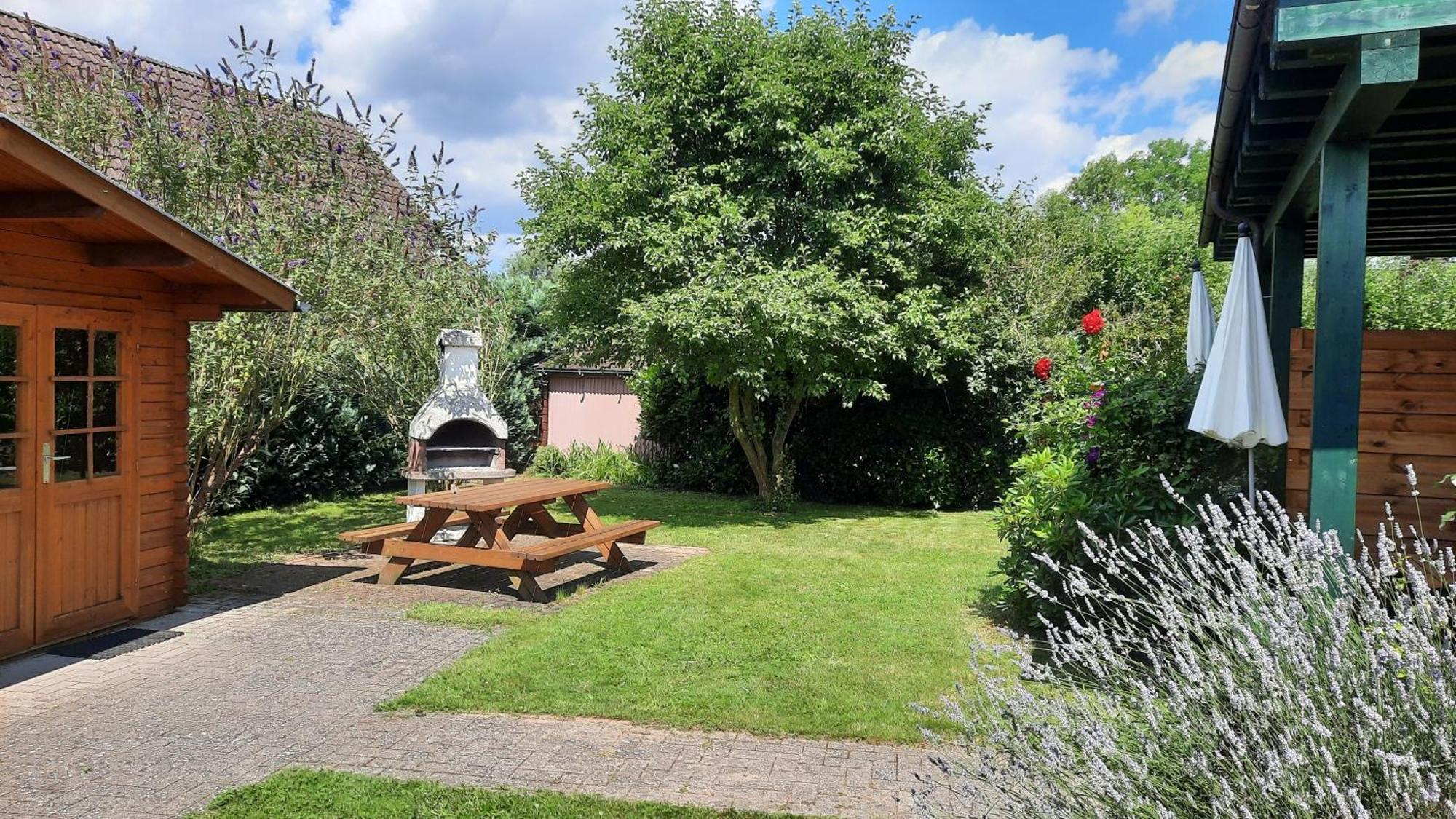 Ferienhaus Sasse Ferienwohnungen Mit Garten & Grill Molschow Eksteriør billede